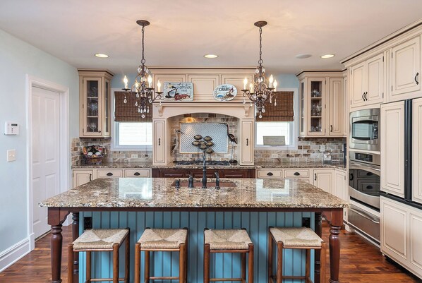 Private kitchen - Ocean City Gold Coast, Steps from Beach & Boardwalk! (Ocean City)