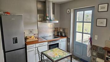 Réfrigérateur, micro-ondes, four, lave-vaisselle