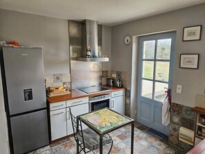 冷蔵庫、電子レンジ、オーブン、食器洗い機