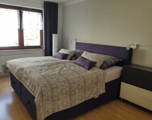 3 habitaciones, escritorio, wifi gratis y ropa de cama 