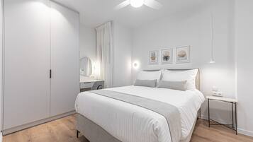 Luxury Apartment | 2 bedrooms, in-room safe, blackout drapes, iron/ironing board