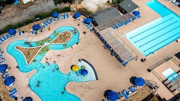 室内游泳池,室外游泳池