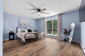 2 bedrooms, desk, iron/ironing board, travel crib