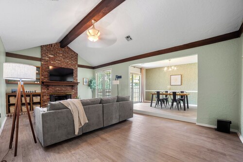 Breezy Two Bedroom in South Tulsa