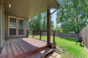 Terrace/patio - Breezy Two Bedroom in South Tulsa (Tulsa)