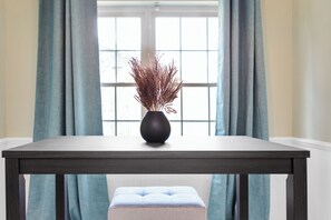 Interior - Breezy Two Bedroom in South Tulsa (Tulsa)