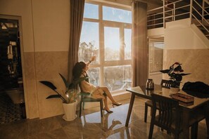 Standard-Doppelzimmer, Stadtblick | Hochwertige Bettwaren, laptopgeeigneter Arbeitsplatz