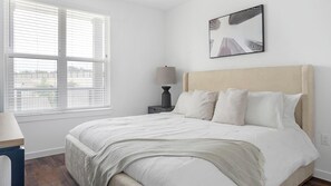 1 habitación, escritorio, tabla de planchar con plancha y wifi