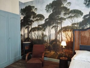 6 chambres, coffres-forts dans les chambres, fer et planche à repasser