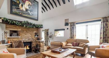 5 bedroom accommodation in Ashby St Ledgers