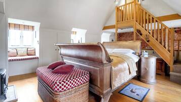 5 bedrooms, free WiFi, bed sheets