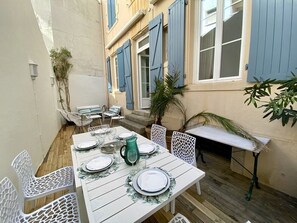 Outdoor dining - Appartement et Studio Hypercentre Terrasse au Calme (BIARRITZ)