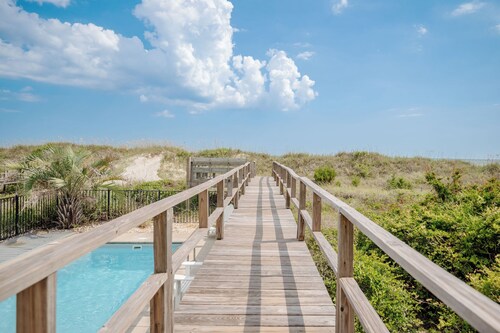 Summerchase: Oceanfront Home with Private Swimming Pool, Covered Porch, Decks