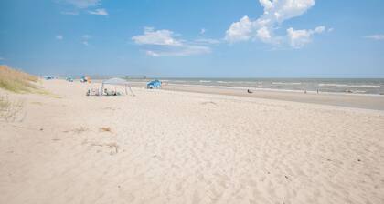 Summerchase: Oceanfront Home with Private Swimming Pool, Covered Porch, Decks