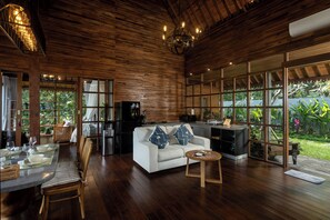 Smart TV - 1 BR Cozy Villa With Breathtaking Rice Paddy View (Bali)