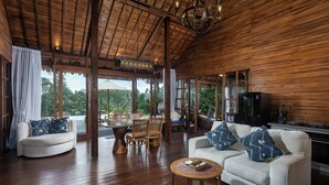 Smart TV - 1 BR Cozy Villa With Breathtaking Rice Paddy View (Bali)