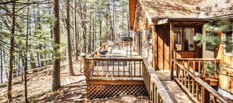 NEW! Perfect deck to soak up the sun while feeling the lakes breeze