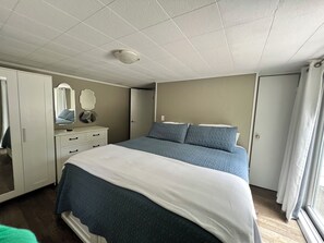 2 chambres, lit de bébé portatif, Wi-Fi, literie fournie
