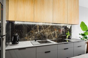 Full-sized fridge, stovetop, dishwasher, electric kettle - Lumina apart with luxury garden (Lodz)