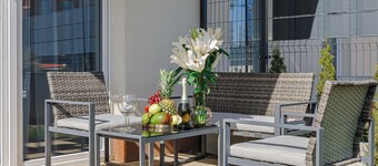 Lumina apart with luxury garden