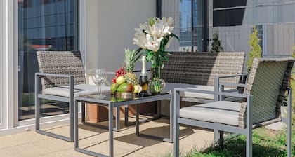 Lumina apart with luxury garden