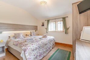 4 bedrooms, free WiFi, bed sheets
