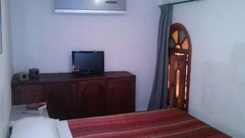 Room, 1 Bedroom, Terrace, City View | 1 bedroom