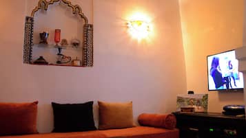 Phòng, 1 phòng ngủ, hiên, quang cảnh thành phố | Khu phòng khách