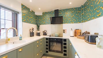 Réfrigérateur, four, plaque de cuisson, lave-vaisselle