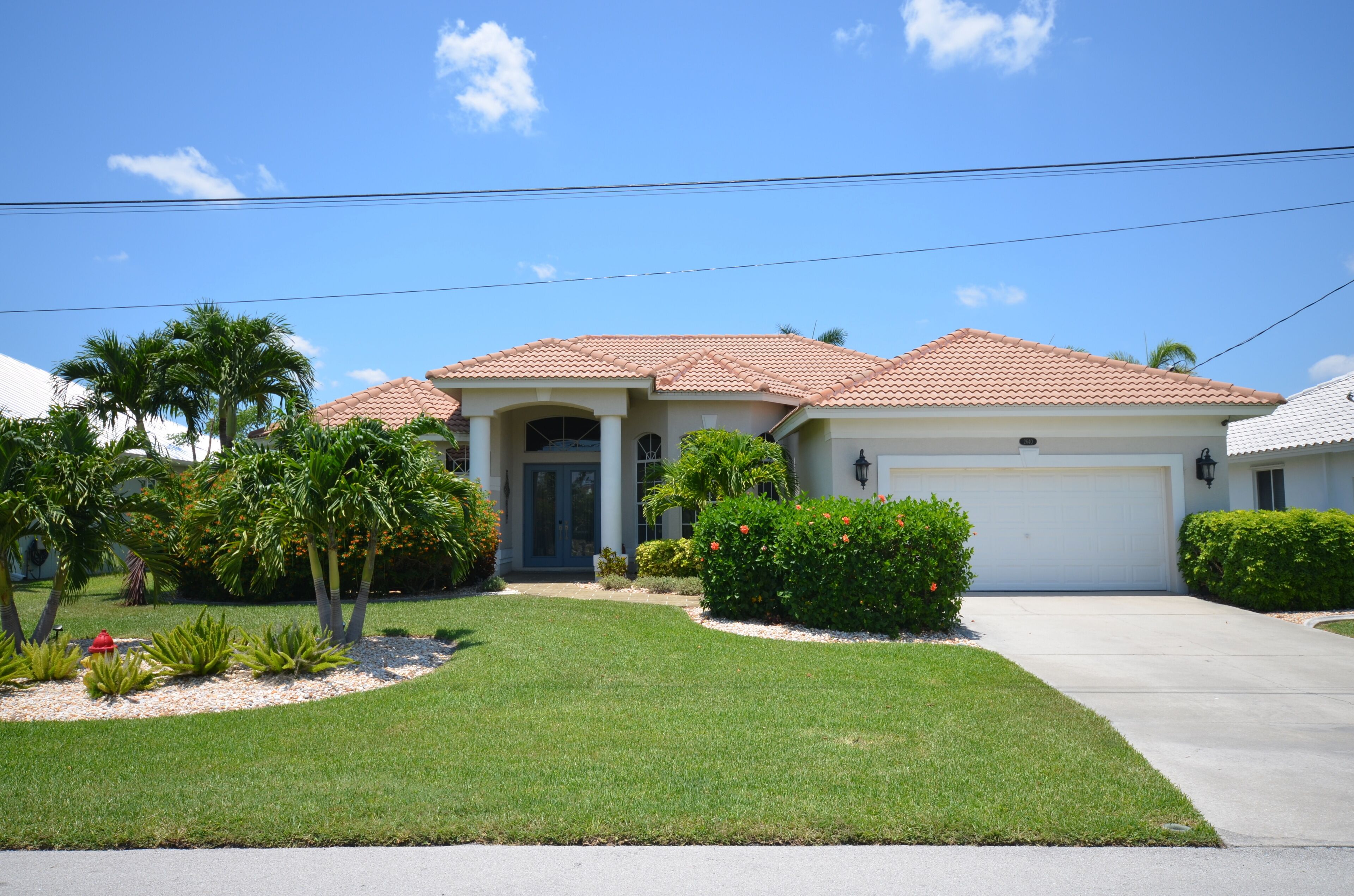 Villa on canal, Pool, Jacuzzi, Internet, Pool table, SLEEP 6