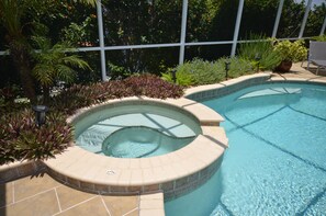 Piscine extérieure, piscine chauffée