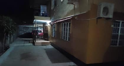 Tee's Apartment, Entire rental unit with 3 bedrooms!