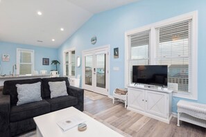 TV - Watts Nest: Ocean View with Elevator, Close to Beach and Splash Pad! (Oak Island)