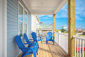 Terrace/patio - Watts Nest: Ocean View with Elevator, Close to Beach and Splash Pad! (Oak Island)