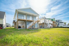Exterior - Watts Nest: Ocean View with Elevator, Close to Beach and Splash Pad! (Oak Island)