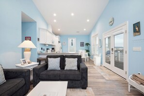 TV - Watts Nest: Ocean View with Elevator, Close to Beach and Splash Pad! (Oak Island)