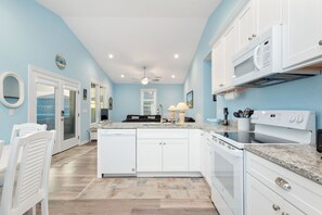 Fridge, microwave, oven, stovetop - Watts Nest: Ocean View with Elevator, Close to Beach and Splash Pad! (Oak Island)