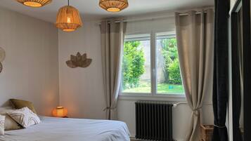 1 slaapkamer, een strijkplank/strijkijzer, gratis wifi, beddengoed