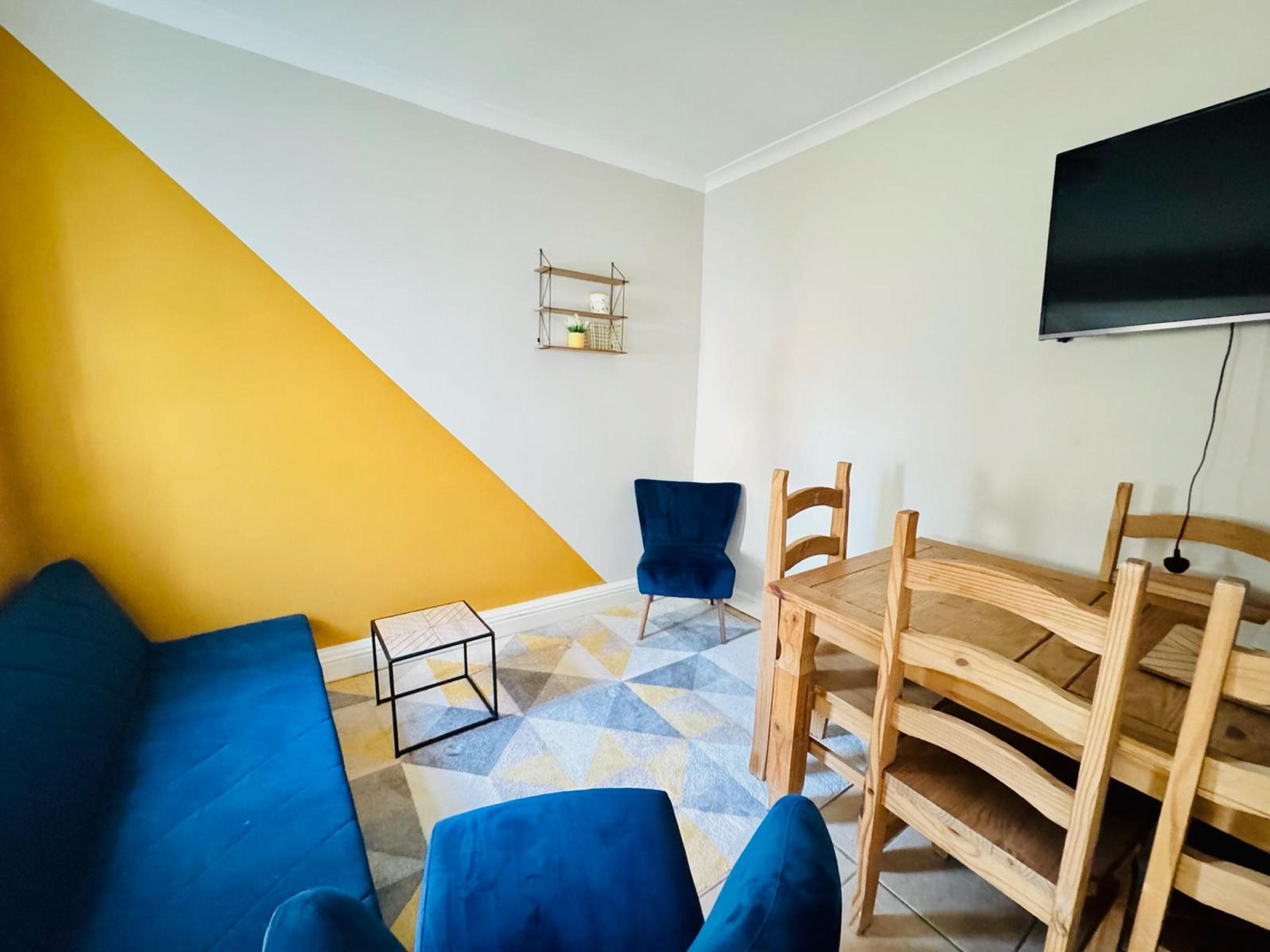 Casa, para fumadores | 4 habitaciones 