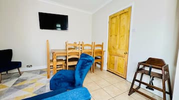Casa, para fumadores | 4 habitaciones