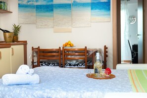 Dining - A Soli 30 Metri Dalla Spiaggia un Appartamento Piccolo e Accogliente al Centro (Letojanni)