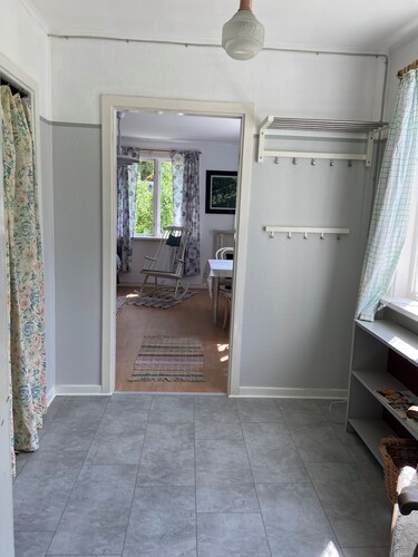 Hübsche Ferienwohnung in Småland, Badeplatz und Wanderwege am Haus, gr. Garten