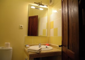 Room, 1 Bedroom, Patio, City View | Bathroom - Room-dar Rehla Bab Saida Okla Room (Tetouan)