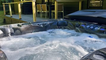 Bain à remous extérieur