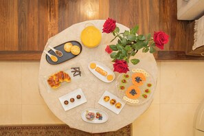 Daily full breakfast (EUR 22.5 per person) - Palace Museum - Espaço Palmeiras (Porto)