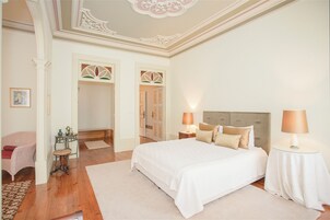 Grand-Zimmer | Hochwertige Bettwaren, individuell dekoriert, individuell eingerichtet
