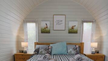 1 bedroom, WiFi (free), bed sheets