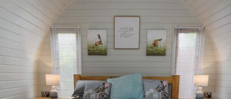 1 bedroom, WiFi (free), bed sheets