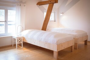 2 soverom, reiseseng for barn, wi-fi (inkludert) og sengetøy