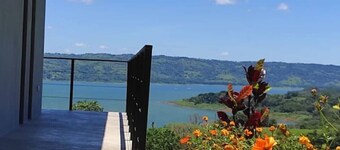Artist built home Stunning Views of Lake Arenal!